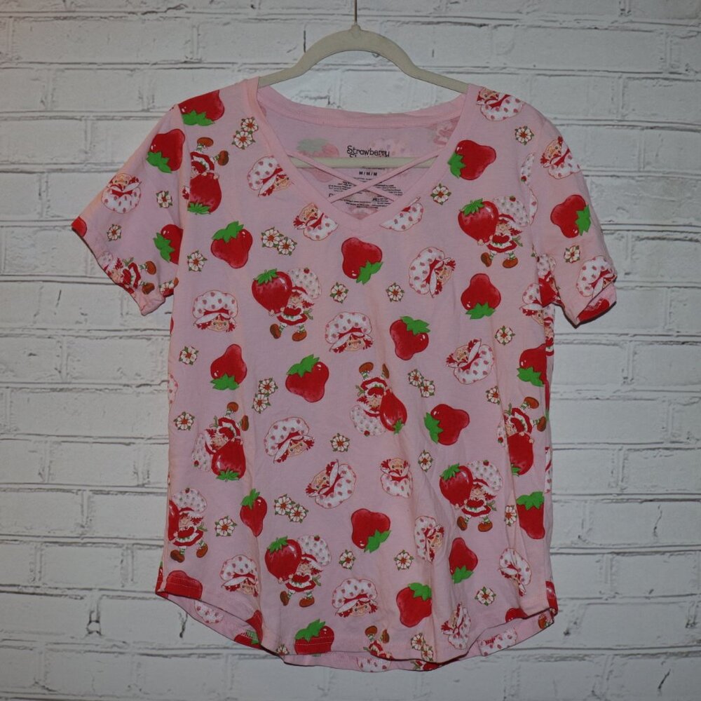 🍓 Strawberry Shortcake Graphic T‑Shirt · Women’s Medium · sweet nostalgia